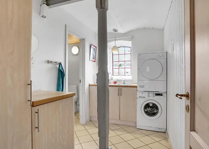 Beautiful In V אסביירג